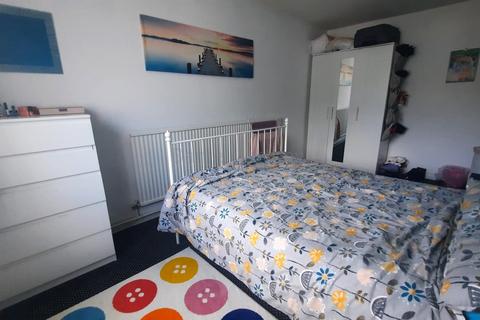 2 bedroom maisonette for sale, Churchill Terrace, Barry, The Vale Of Glamorgan. CF63 2QX