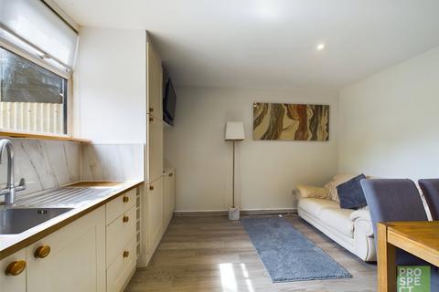2 bedroom bungalow to rent, Brookfield Farm, Bracknell Road, Warfield, Berkshire, RG42