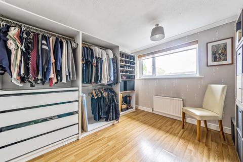 15 Fircroft Close, Woking, GU22 7LZ