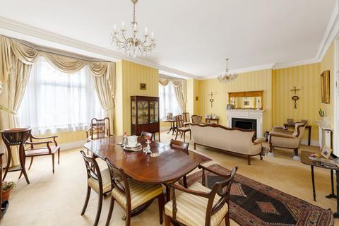 4 bedroom apartment for sale, Iverna Court, London, W8