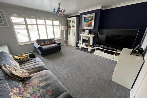 3 bedroom end of terrace house for sale, 7 Silverdale Court Leacroft, Staines-upon-Thames