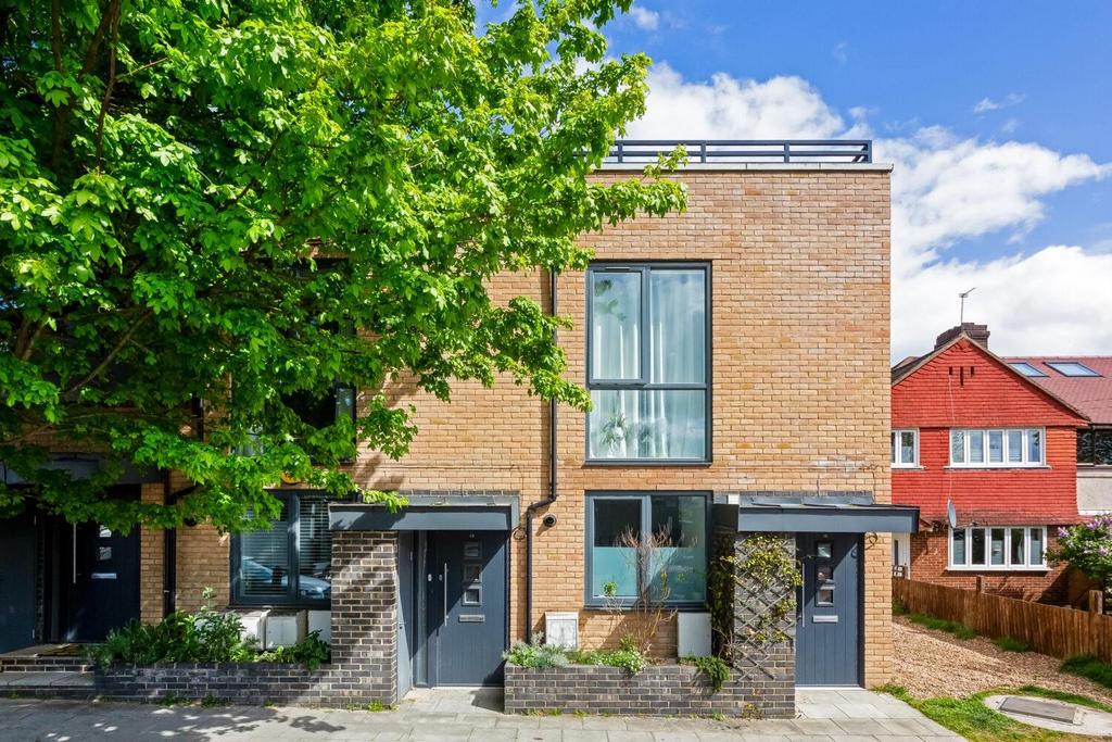 Sevenoaks Road, Brockley, London, SE4 3 bed house for sale £700,000