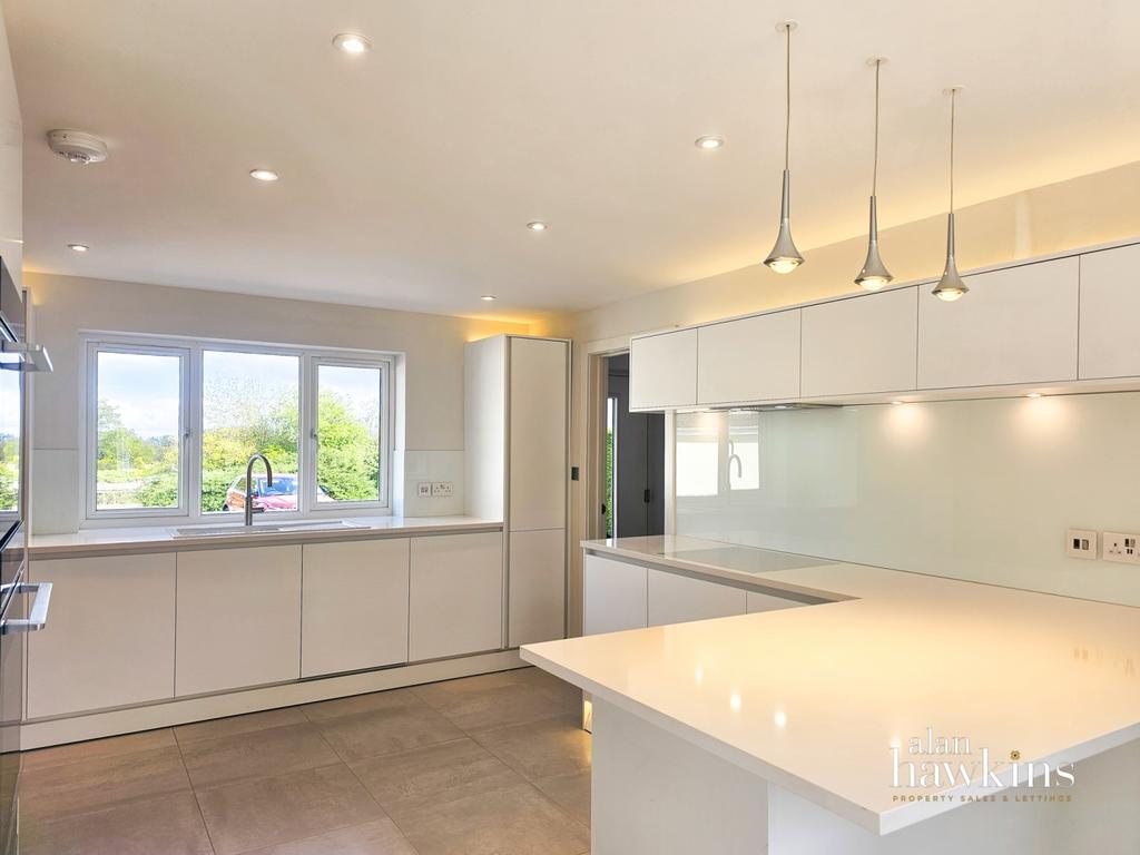 Kitchen Image 1