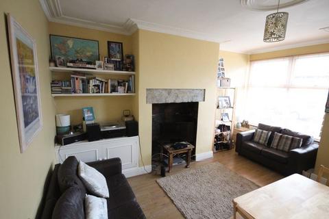 3 bedroom terraced house to rent, Woodside Avenue, Burley, Leeds, West Yorkshire