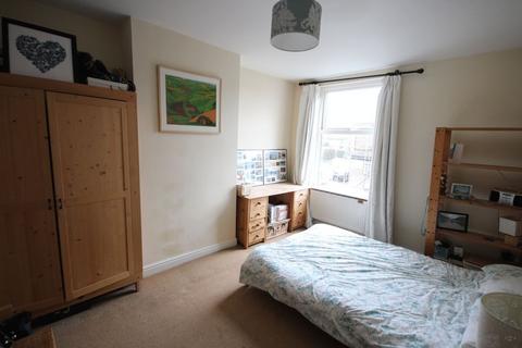 3 bedroom terraced house to rent, Woodside Avenue, Burley, Leeds, West Yorkshire