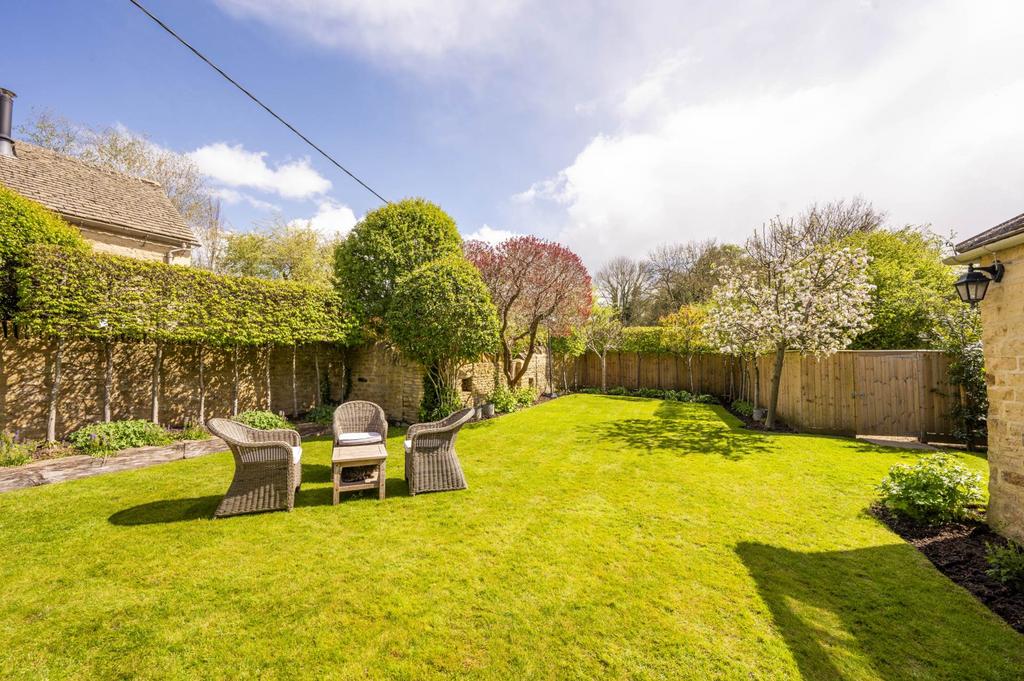London Lane, Ascott Under Wychwood 4 bed detached house for sale £