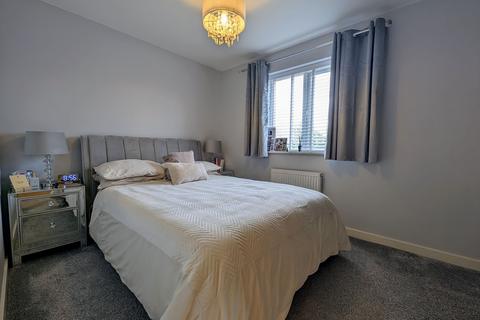 2 bedroom flat for sale, St. Michael's Vale, Hebburn, NE31