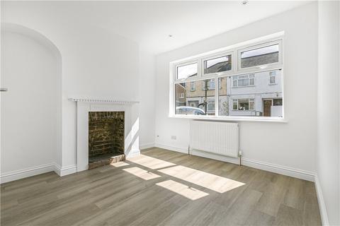 2 bedroom maisonette to rent, Walnut Tree Avenue, Mitcham, CR4
