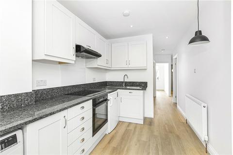 2 bedroom maisonette to rent, Walnut Tree Avenue, Mitcham, CR4