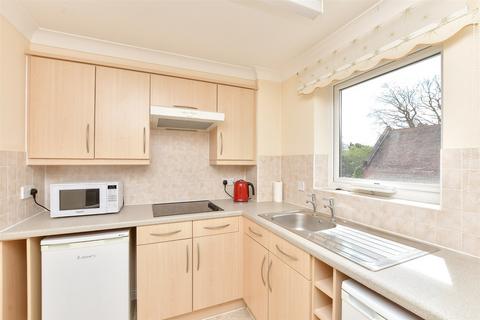 1 bedroom flat for sale, London Road, Redhill, Surrey