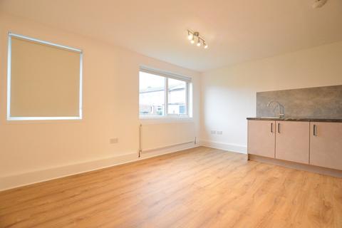 2 bedroom flat to rent, Haig Close, St Albans, AL1