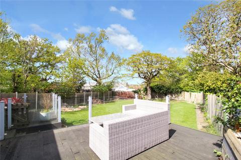 4 bedroom bungalow for sale, Leighview Drive, Leigh-on-Sea, Essex, SS9