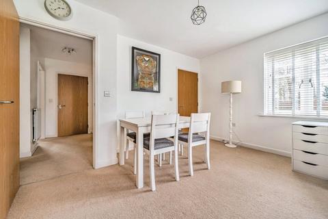 2 bedroom flat for sale, Downs Drive, Guildford GU1