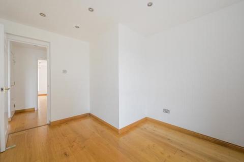 2 bedroom flat for sale, 2 Gloucester House, 26 Gatcombe Road, London, E16 1TB