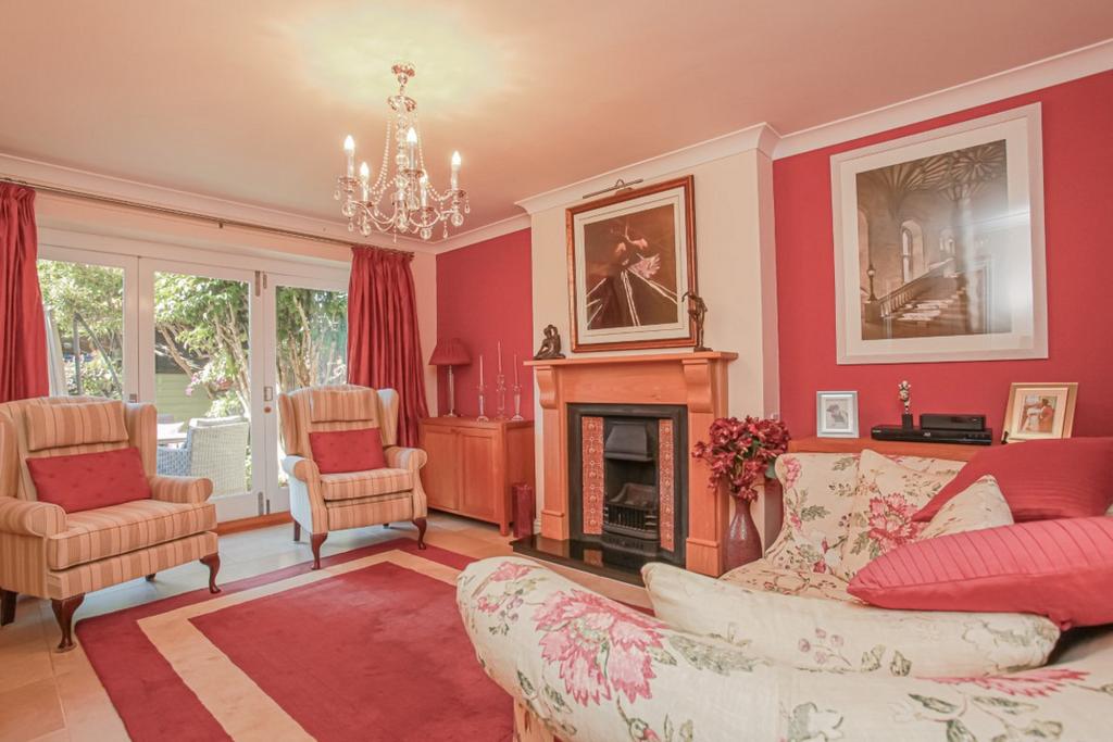 Church Street, Kidlington, OX5 3 bed cottage for sale £825,000