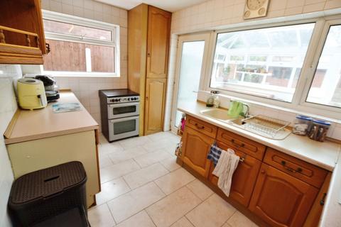 3 bedroom semi-detached bungalow for sale, Whitfields, Stanford-Le-Hope, SS17