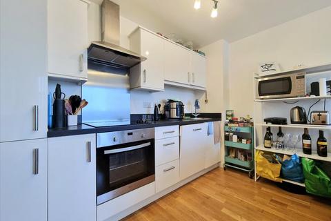 1 bedroom flat to rent, Simmonds House , Clayponds Lane , Brentford , TW8