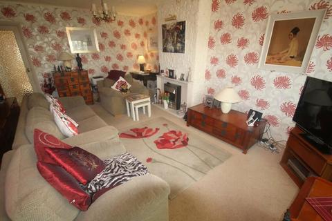 2 bedroom bungalow for sale, South Lawne, Bletchley, Milton Keynes, Buckinghamshire, MK3 6BU