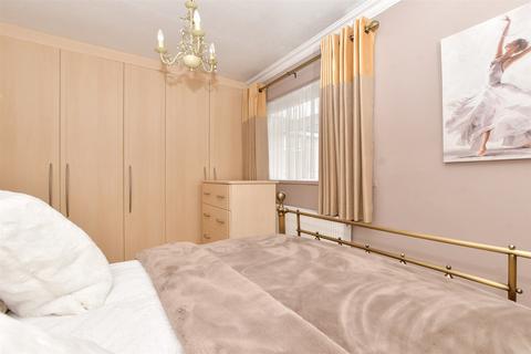 2 bedroom ground floor flat for sale, Brambledown Road, Wallington, Surrey