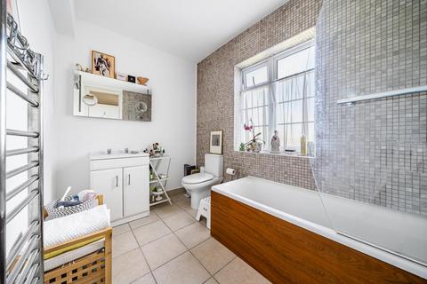 2 bedroom flat for sale, Richmond,  Sheen Court,  TW10