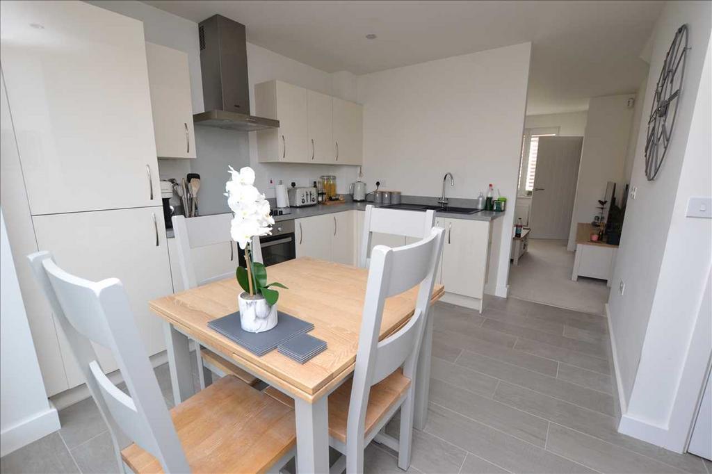 Kitchen /
