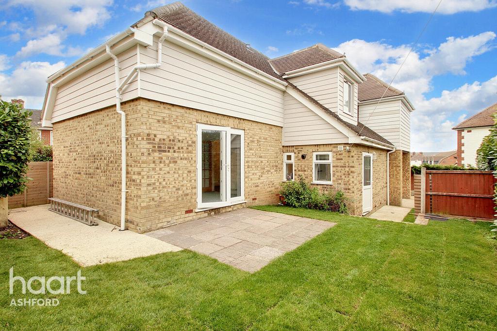 Gordon Road, WHITSTABLE 3 bed detached house for sale £495,000