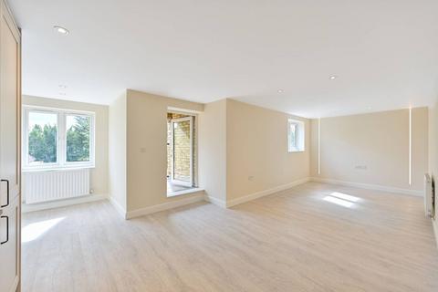 1 bedroom flat for sale, 328a Hanworth Road, Hounslow TW3
