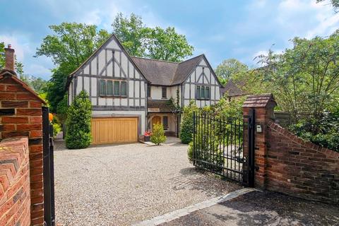 Trumps Green Road, Virginia Water