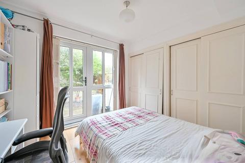 2 bedroom flat for sale, Blythe Road, Brook Green, London, W14