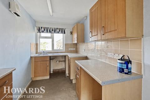 2 bedroom maisonette to rent, Spexhall Way, Lowestoft