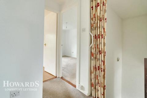 2 bedroom maisonette to rent, Spexhall Way, Lowestoft
