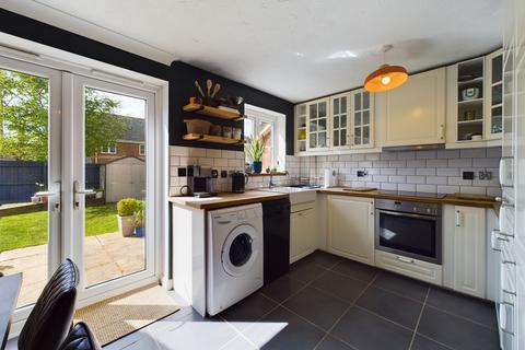 20 Campbell Close, Towcester, NN12 7AW