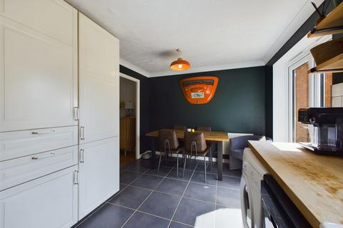 20 Campbell Close, Towcester, NN12 7AW