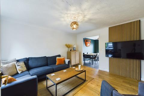 20 Campbell Close, Towcester, NN12 7AW