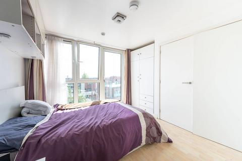 2 bedroom flat to rent, Elm Road, Wembley, HA9