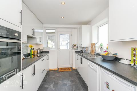 2 bedroom bungalow for sale, Kilnhouse Lane, Lytham St Annes, FY8 3AA