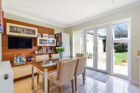10 Eden Chase, Edenbridge, TN8 6AX