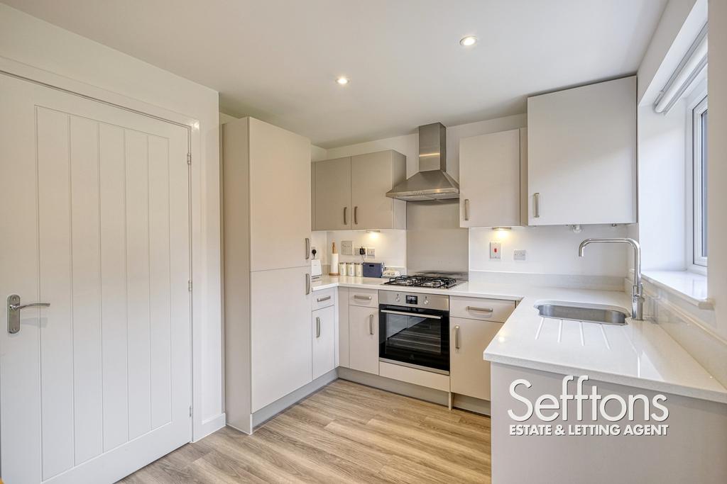 Birchwood Road, Hellesdon, NR6 3 bed semidetached house for sale £