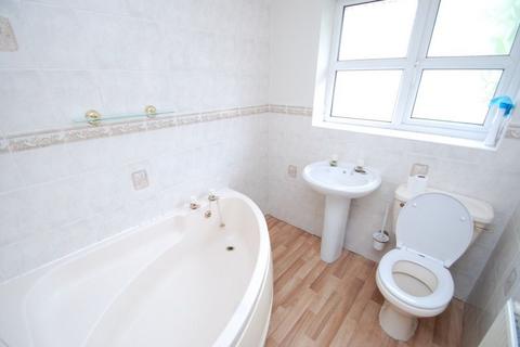 4 bedroom detached house to rent, Carron Drive, Mapplewell, Barnsley, South Yorkshire , S75 6GA