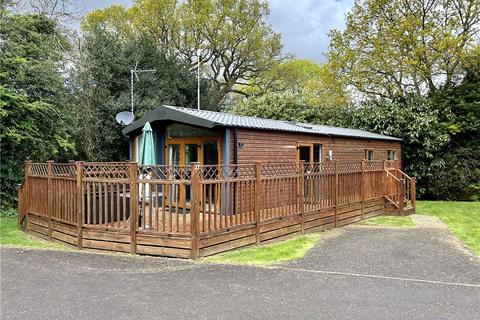 2 bedroom bungalow for sale - Woodlands View, Albury, Guildford, Surrey, GU5