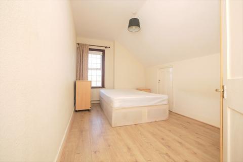2 bedroom flat to rent, Balfour Road, Ilford,  IG1