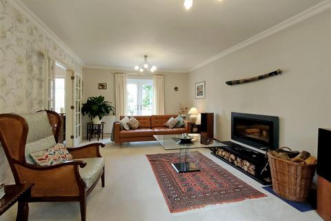 Elmwood House Chichester Road, Midhurst, GU29 9QE