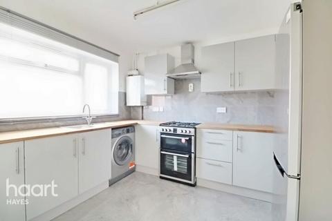 3 bedroom end of terrace house for sale, Kerstin Close, Hayes