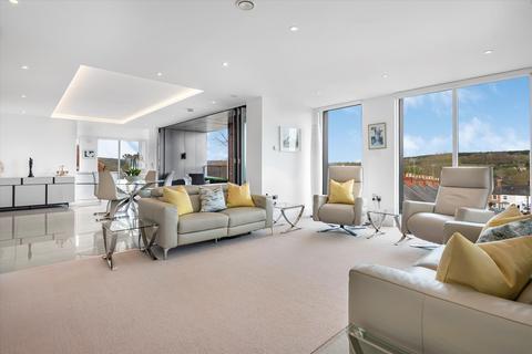 4 bedroom penthouse for sale, Masefield House, Laureate Gardens, Henley On Thames, Oxfordshire, RG9