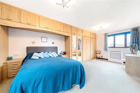 5 Heron Walk, Northwood, HA6 3EJ