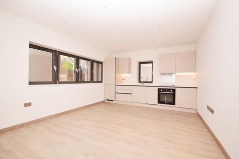 Apartment to rent, Croydon Road Caterham CR3