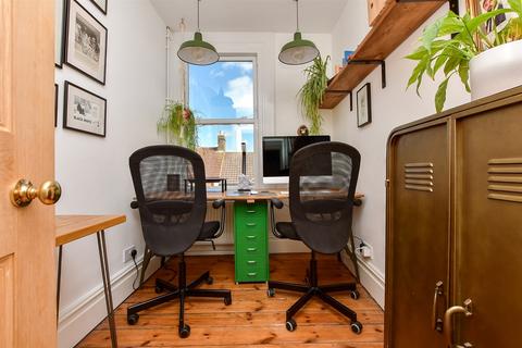 30 Albert Road, Ramsgate, CT11 8DW