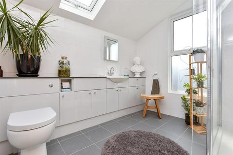 30 Albert Road, Ramsgate, CT11 8DW