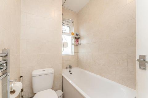 2 bedroom apartment to rent, Queensbridge Road, Hackney, E2