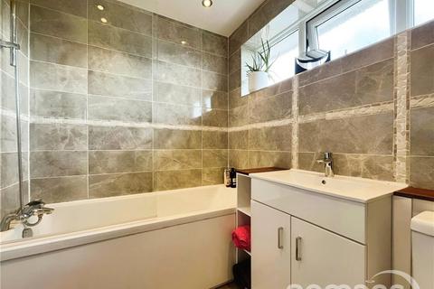 7 Rushden Way, Farnham, GU9 0QQ